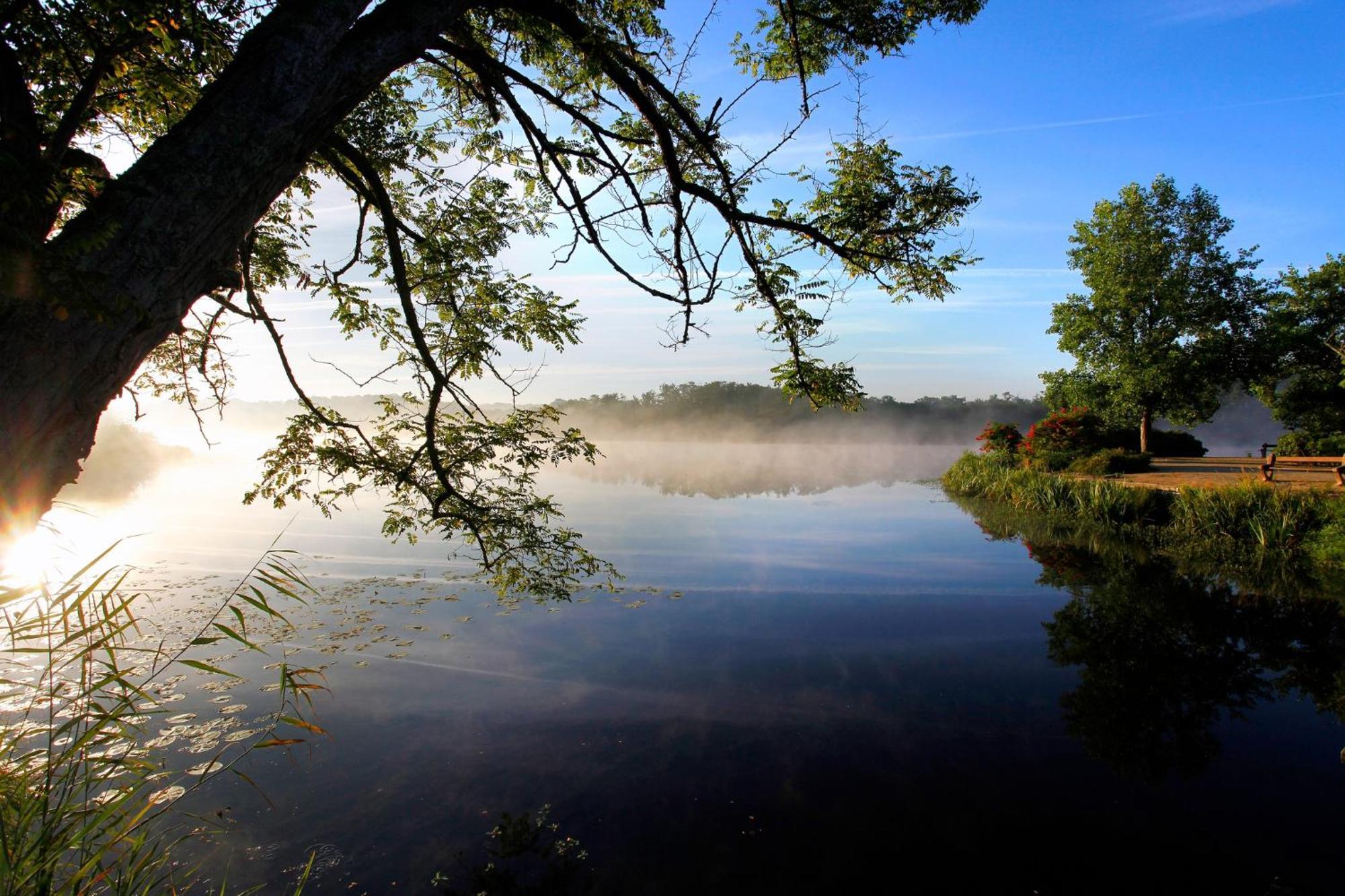 Vk Lake Aureilhan  المظهر الخارجي الصورة