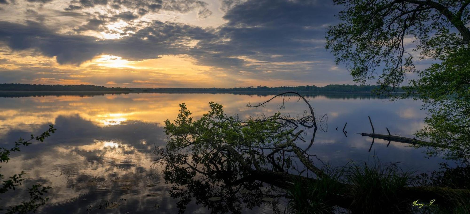 Vk Lake Aureilhan  المظهر الخارجي الصورة
